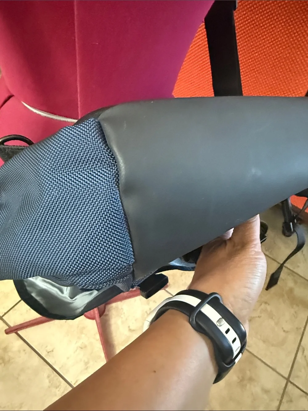 Timbuk2 messenger classic messenger bag- excellent condition